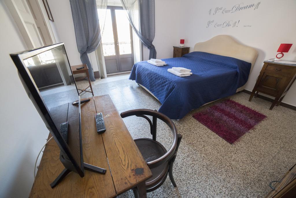 Casa Alcalà Deluxe Catânia Quarto foto