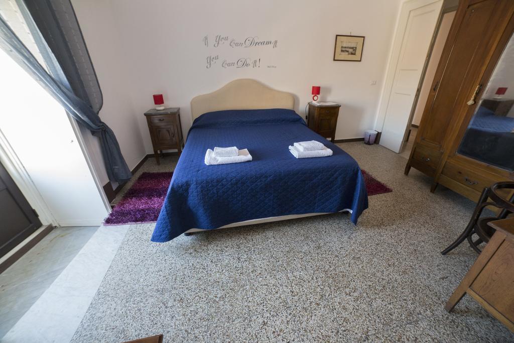 Casa Alcalà Deluxe Catânia Quarto foto